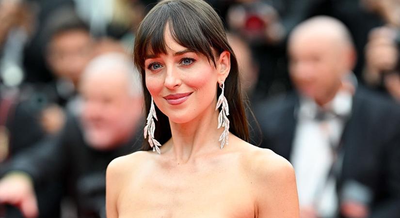 Pucérruhák árasztották el a cannes-i filmfesztivál vörös szőnyegét, hiába tiltották be idén a szervezők: íme a legvadabb kreációk