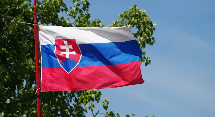 Csökkent a kormánypártok támogatottsága Szlovákiában