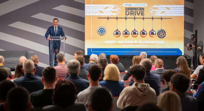 Az autóipar jövőjéről is tanácskoztak a Debrecen Drive nyitóeseményén – fotókkal, videóval