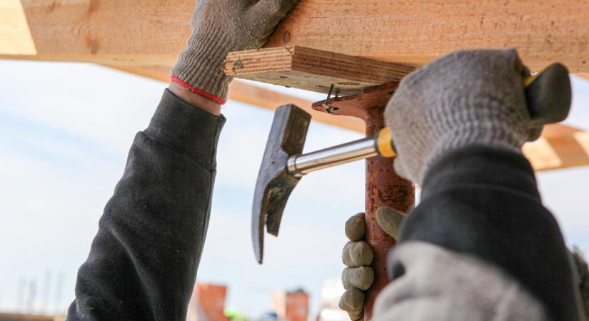 Ácskalapáccsal és boxerrel tett pontot a vita végére
