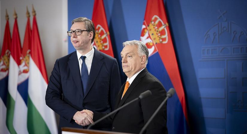 Orbán Viktor Belgrádba sietett, erről volt szó a szerb elnökkel