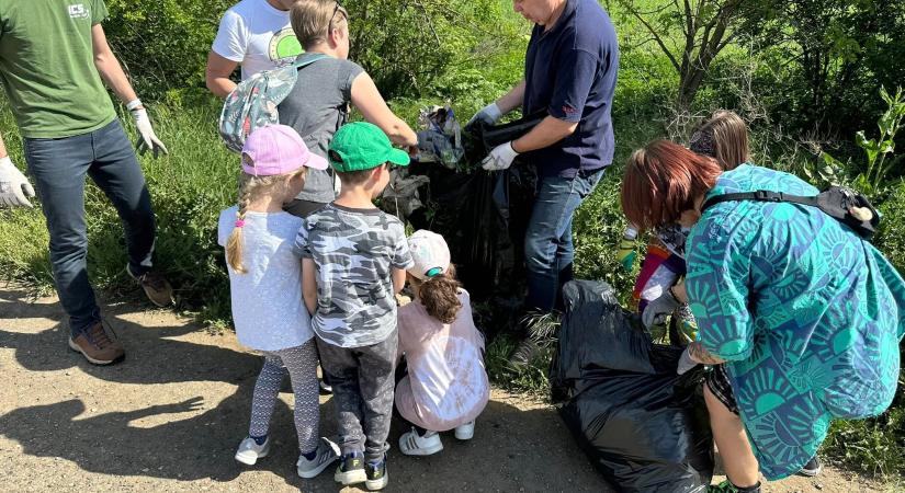 Feljelentés történt szemétügyben Zselízen