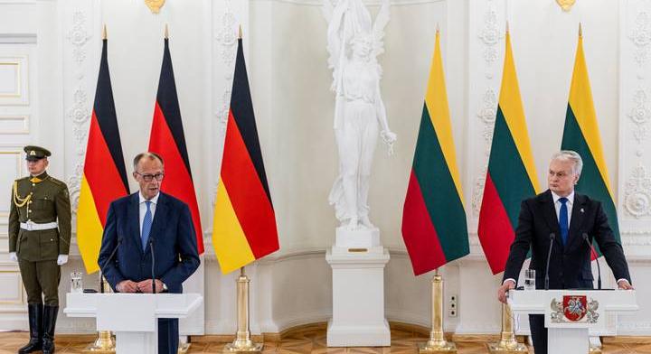 A második világháború óta most először küld csapatokat Németország külföldre: ez a válasz az orosz agresszióra