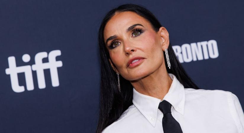 Ingyen nézhetjük meg a 62 éves Demi Moore-t meztelenül!