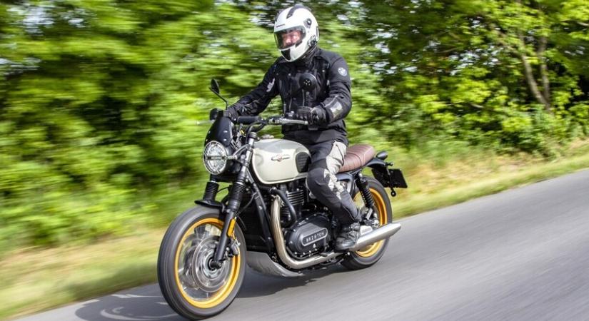 Miért érdemes bemutatómotort venni? - Valamit valamiért...