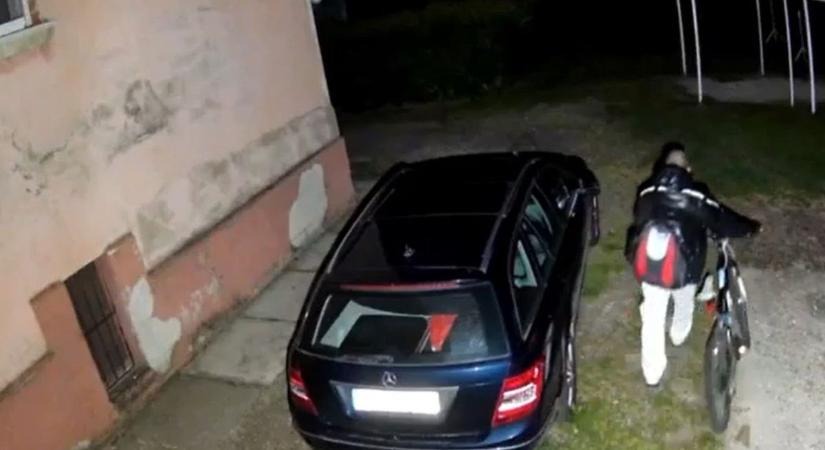 Ez a tolvaj szó szerint eltolta a biciklit (videóval)