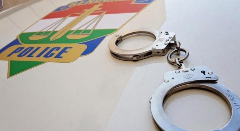 Lefokozták a rendőrt, aki intézkedett a Tisza rendezvényét megzavaró megafonos aktivista ellen