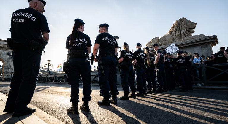 Az aHang országos tüntetéssorozatot szervez a független sajtó védelmében