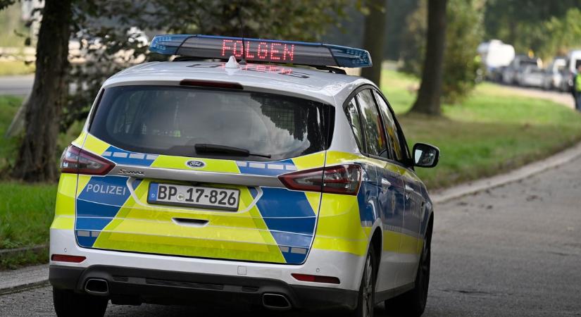 Többször is megszúrta az osztálytársát egy 13 éves diák Berlinben