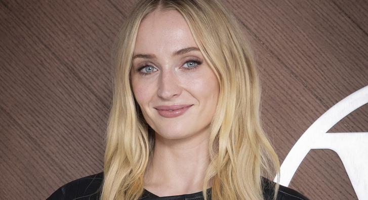 Alaposan kipattintotta magát Sophie Turner, többek szerint Lara Croft szerepére készül