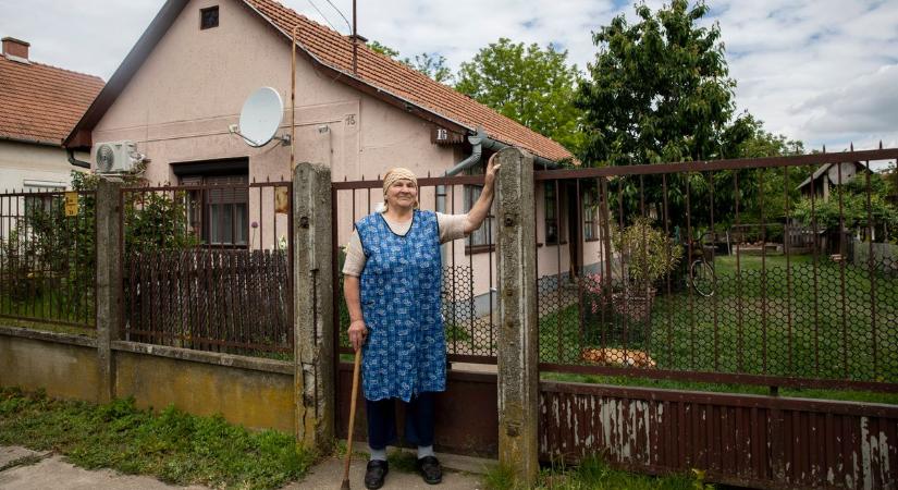 Kötelező viselet lesz 50 felett az otthonka? Irénke néni szerint ápol és eltakar – videóval!