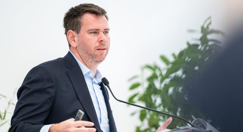 Vitézy lebeszélné a parlamentet a „helyi önazonosság védelméről” szóló törvényjavaslat elfogadásáról