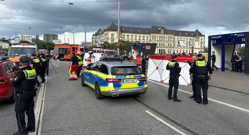 Terrortámadás történt Hamburgban: tizenhétre emelkedett az áldozatok, négyre pedig az életveszélyben lévők száma