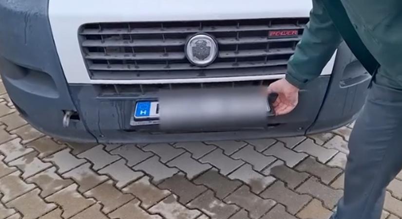 Még a NAV-osok is csak pislogtak ezen a magyar rendszámon