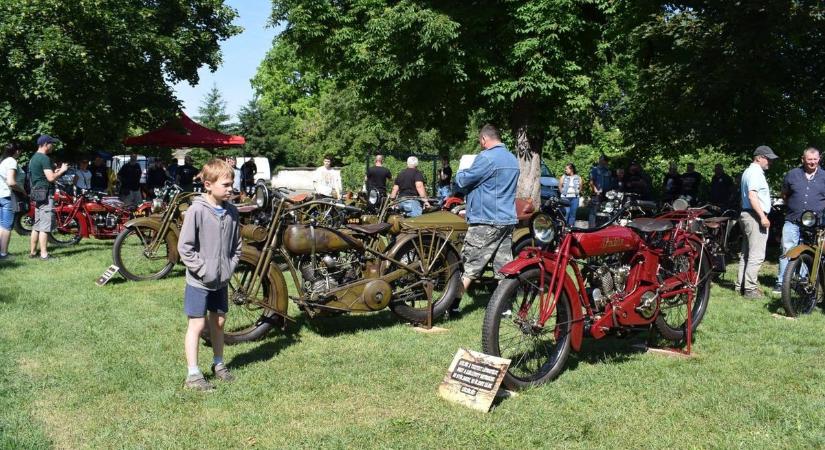 Motor-matuzsálemek Nagydorogon
