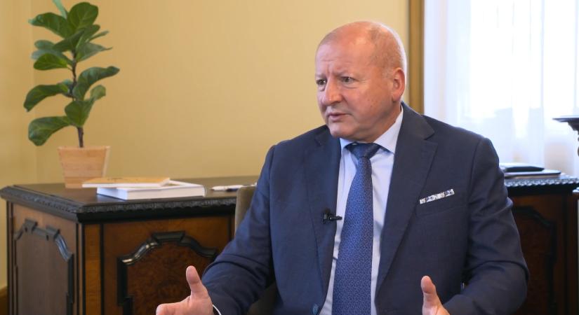 Simicskó István törvénymódosítási javaslatával emberközpontú maradhat a kereskedelem (Videó!)