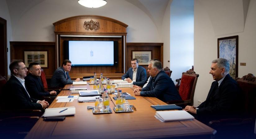 Orbán Viktor: rendkívüli gazdasági egyeztetés az ukrán energiafenyegetés miatt