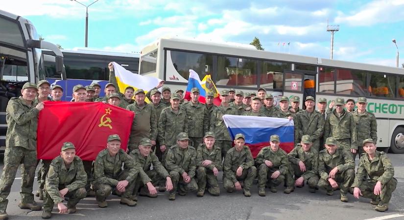 Ismét több száz orosz és ukrán fogoly tért haza