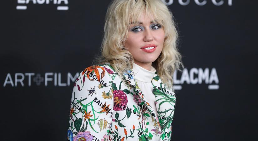 Miley Cyrus szerint a dalírás terápia – 7 sztár arról, hogyan segített a zene a mentális egészségükön