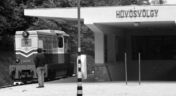 Mozgólépcső volt a Hűvösvölgyben – így készítették föl az embereket a metróra