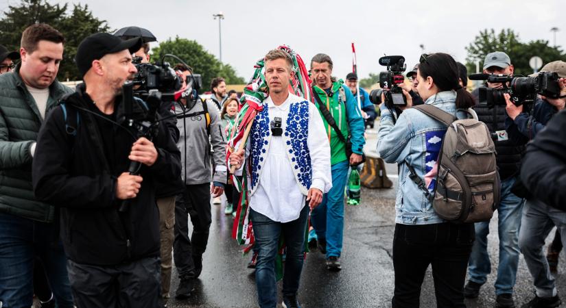 Magyar Péter nagyváradi menetének utolsó napja: kettősség és feszültség a határon túl