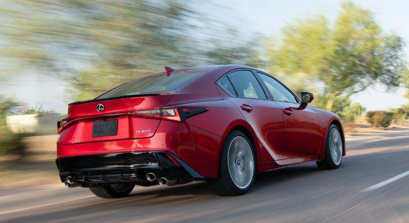 Elbúcsúzik a nyolchengeres Lexus IS