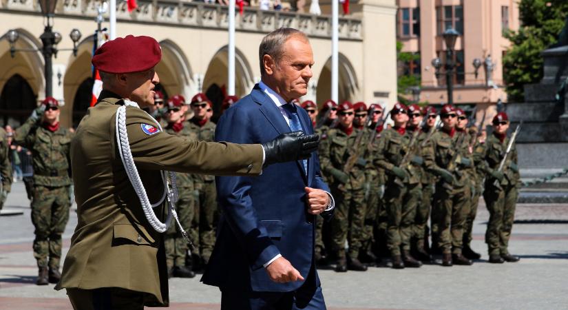 Engedélyezte az EU, hogy a lengyelek védelmi kiadásokra fordítsák a Helyreállítási Alap pénzeit