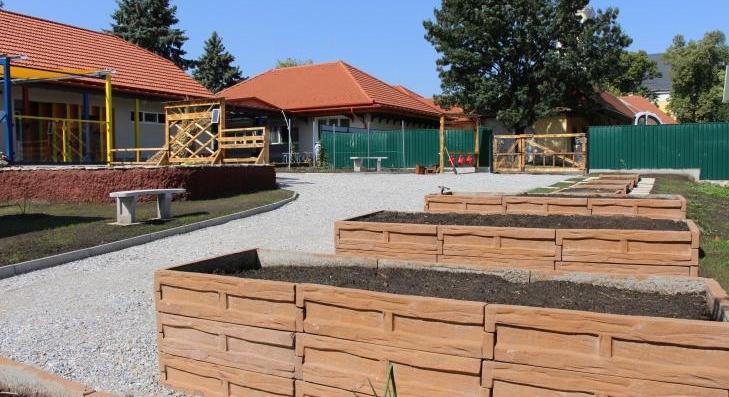 Szépen fejlődik a biokert a halászi oviban 