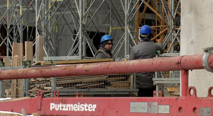 KSH: áprilisban 4 millió 666 ezer volt a foglalkoztatottak száma