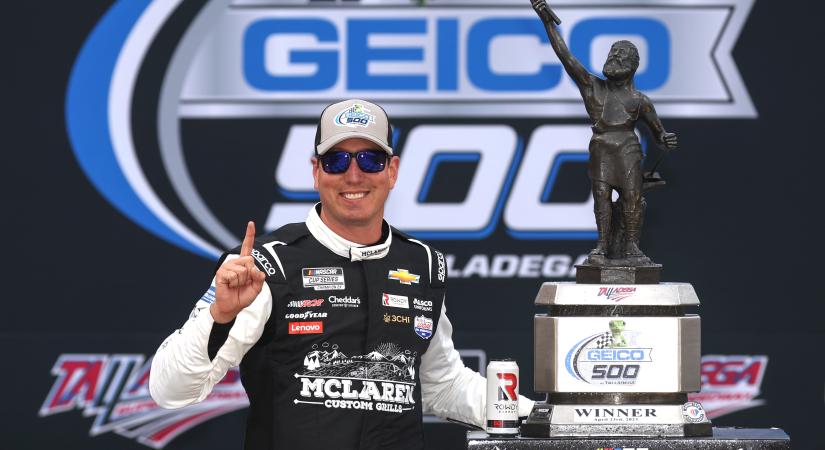 HIVATALOS: Kyle Busch jövőre is marad a Richard Childress Racingnél