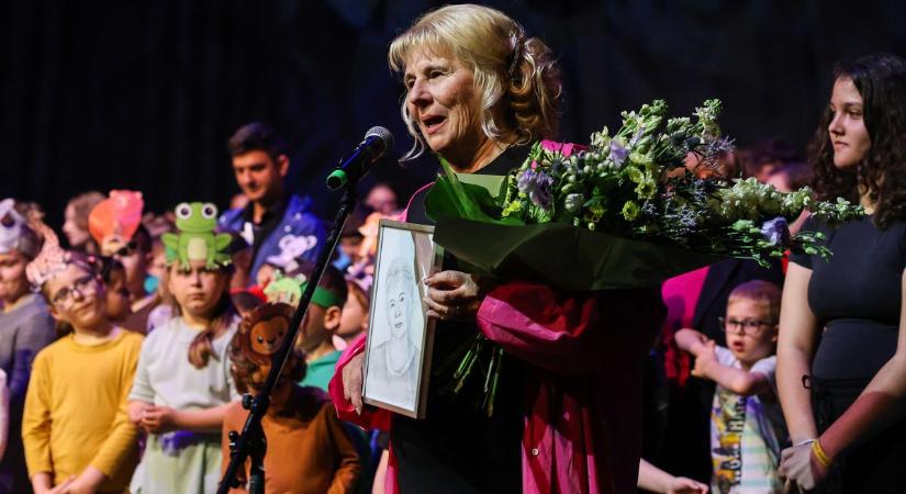Születésnapi gálaműsorral ünnepelt az Óvárosi Általános Iskola fotók