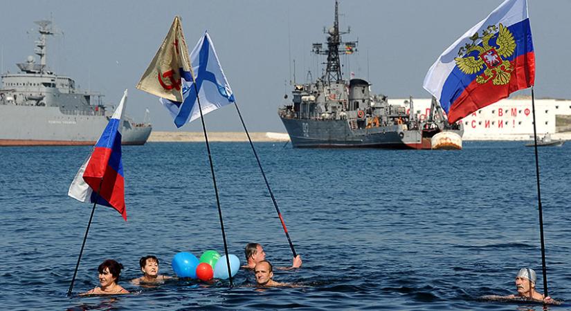 A delfinek védte Hős Város