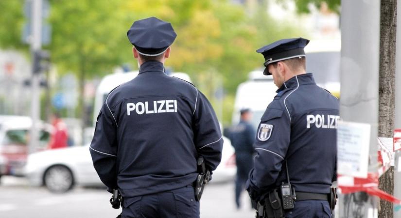 Tragédia Németországban: késsel támadt az utazókra egy nő a hamburgi főpályaudvaron