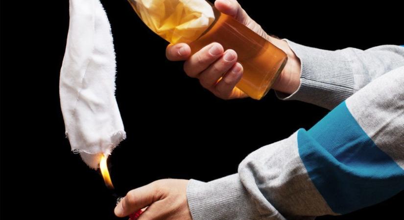 Rendőrőrsre dobott Molotov-koktélt egy nő Szentpéterváron