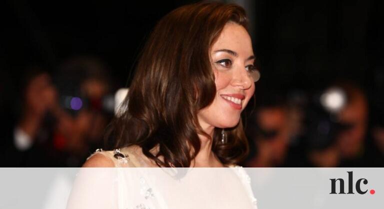 Férje öngyilkossága óta először lépett vörös szőnyegre Aubrey Plaza színésznő a Cannes-i Filmfesztiválon – Fotók