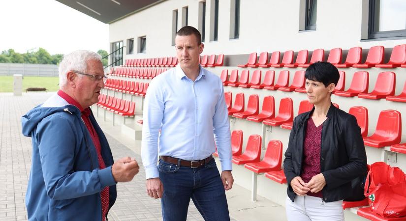 Sportszakmai döntésekről egyeztetett Bonyhádon a világbajnok kajakos