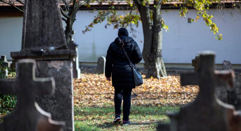 Szabálytalanságokat talált a kormányhivatal a szentendrei temetőben