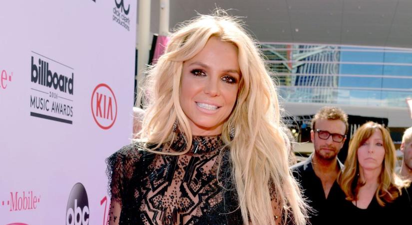 Most érkezett: Britney Spears-re rendőrt hívtak a légiutaskísérők