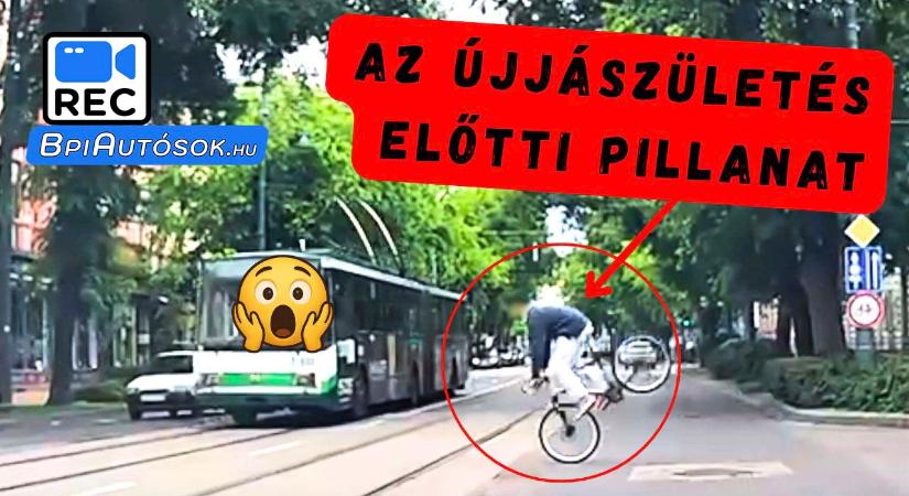 Azt hitte a biciklis, hogy még átfér, de jött a busz és borult a terv
