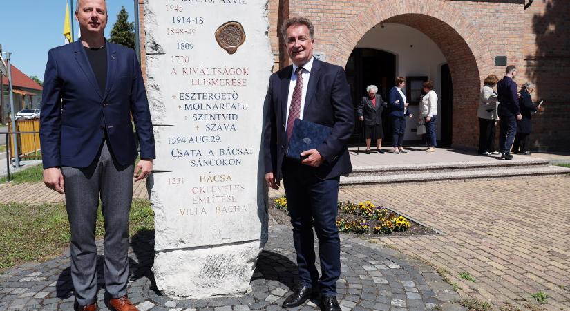 Hősökre emlékeztek Győr-Bácsán