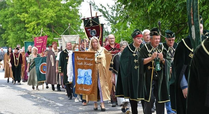 Ismét Orbán-napi ünnep és mulatság az adonyi szőlőhegyen