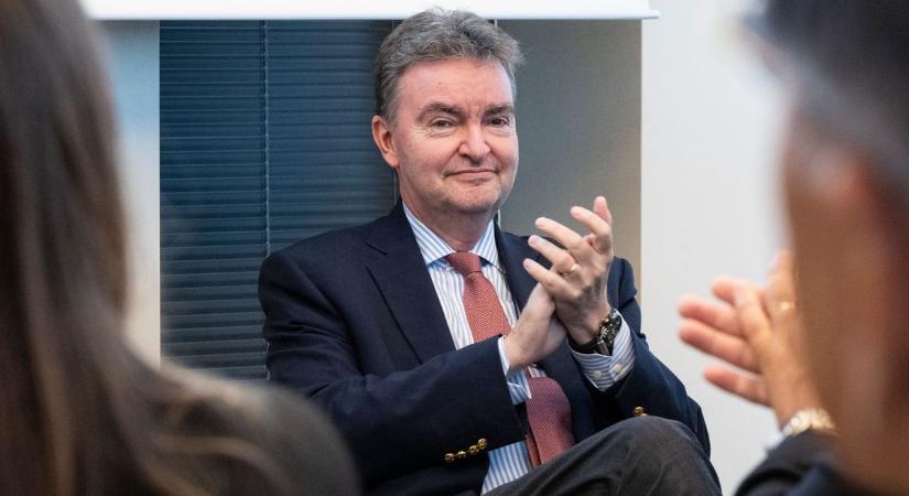 Habsburg Ottóról nyílt tárlat az Oszakai Világkiállítás magyar pavilonjában