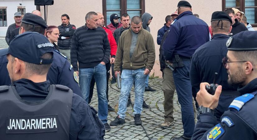 Magyar Péter: Tiborcz István érdekeltségéből buszoztatták a provokátorokat Nagyváradra