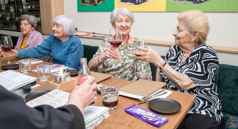 Rekord osztálytalálkozót tartottak a belvárosi étteremben