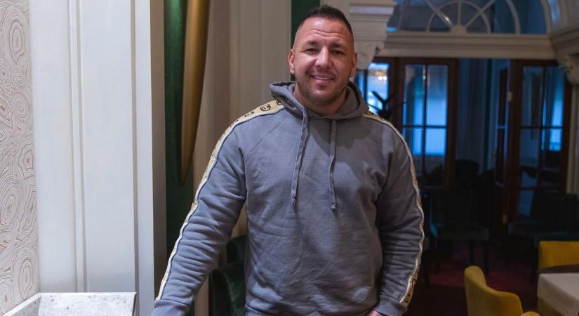 Megható meglepetés: Curtis meglátogatta a bicskei gyermekotthont
