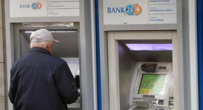 Készpénzfelvétel: sokba kerülhet, ha erről elfeledkezel az ATM-nél