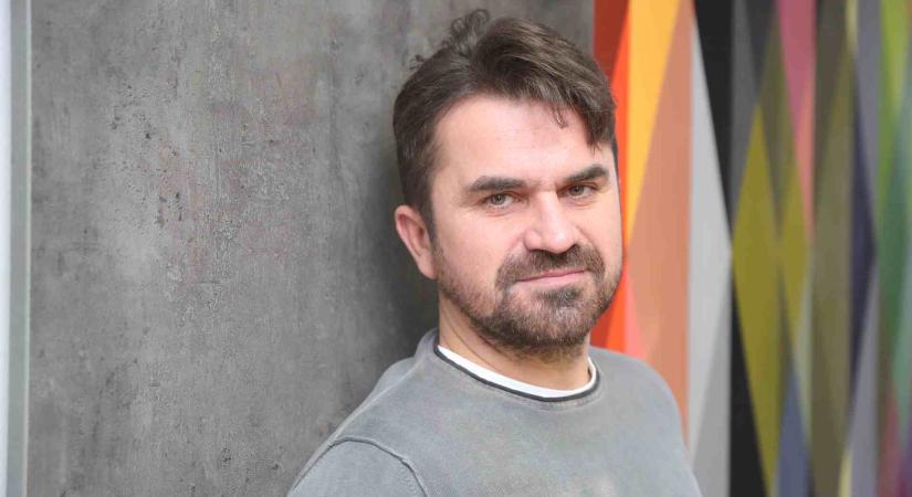 „OLYAN VOLT, MINT A LOVAS NOMÁD NÉPEKNEK BEMENNI AZ HAGIA SOPHIÁBA” Interjú Csőre Gáborral