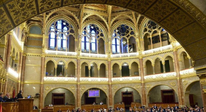 Hihetetlen, mennyit hagytak a benzinkutakon a parlamenti képviselők