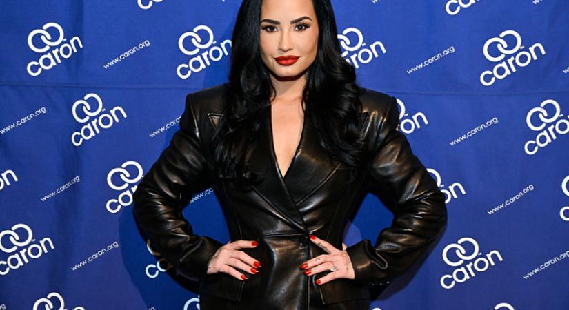 Férjhez ment Demi Lovato – ebben a pompás ruhában mondta ki a boldogító igent