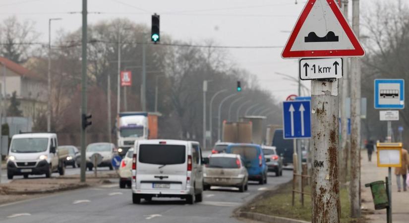 Városszerte javítják az útburkolatot Miskolcon